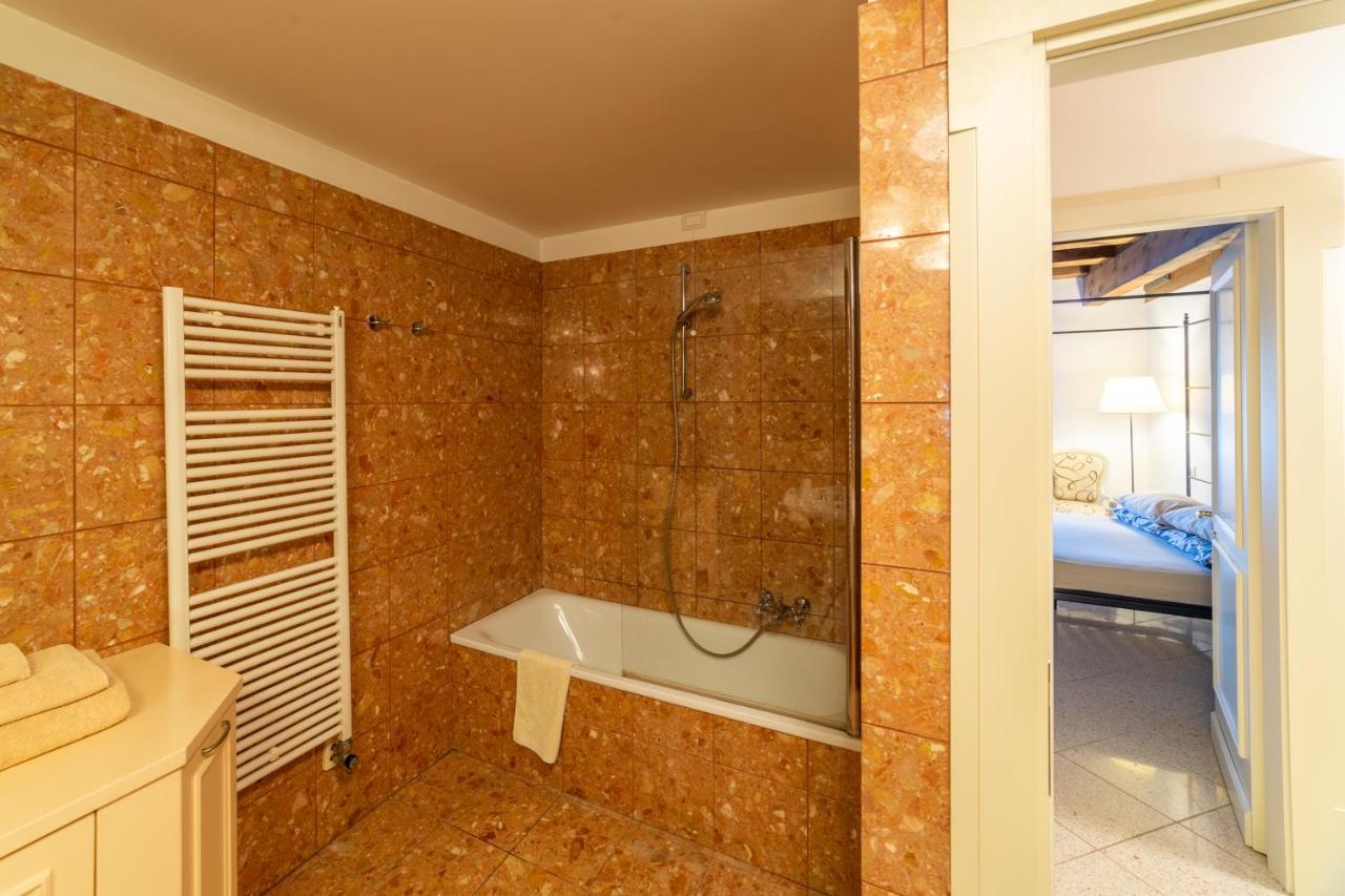 Apartment Youatmolino Canal View Venedig